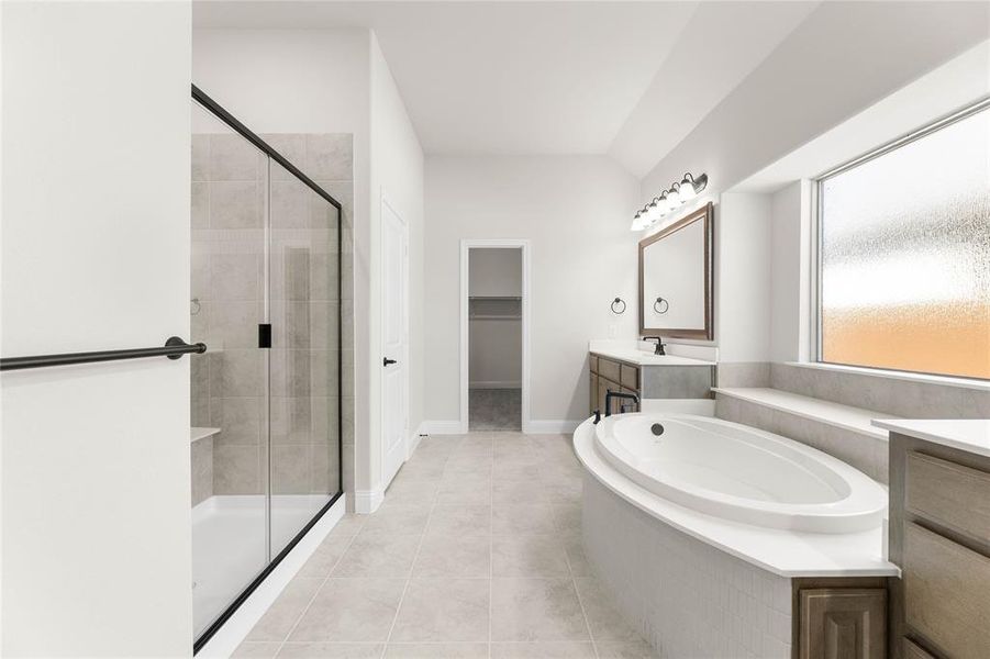 713 Seahawk-Primary Suite-3