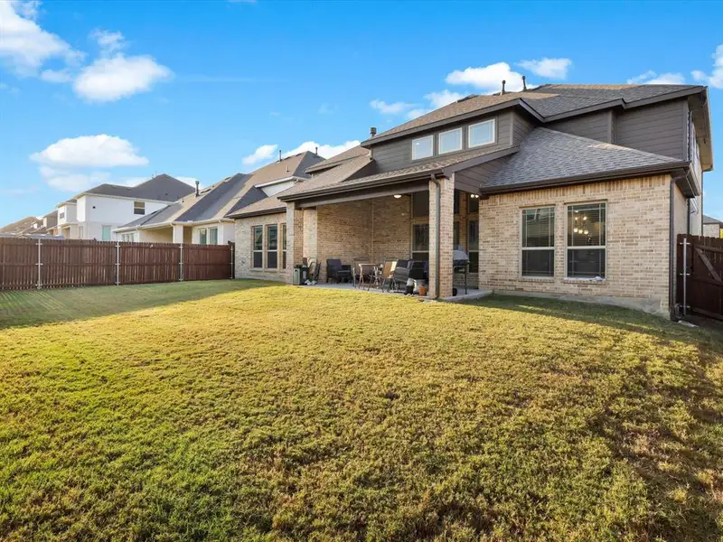 Exterior details and patio area of a home in , Mansfield (Image 4).