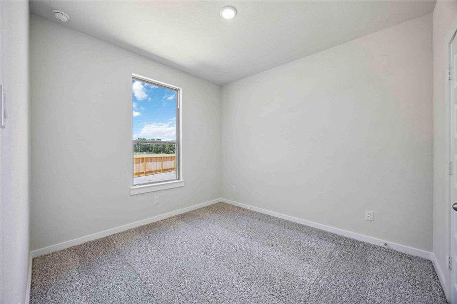 Image 10 of a home in Meadow Park.