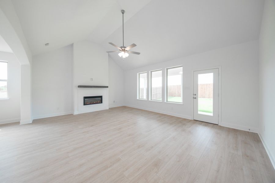 Spacious, unfurnished interior of a new home in Verandah, Royse City (Image 23). Spacious, unfurnished interior of a new home in Verandah, Royse City (Image 23).