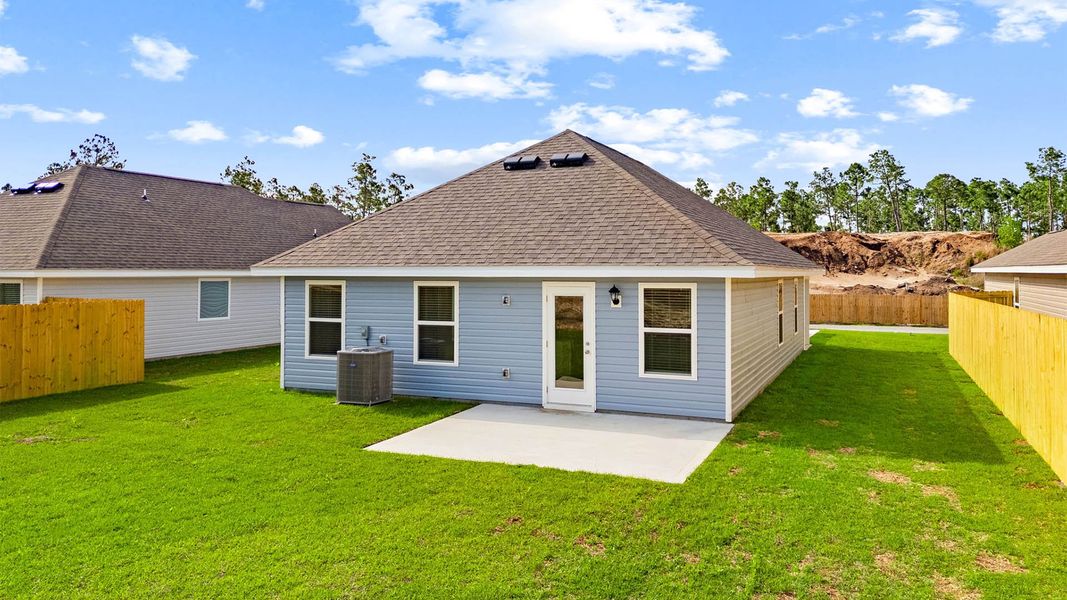 Exterior details and patio area of a home in Morningside, Panama City (Image 3).