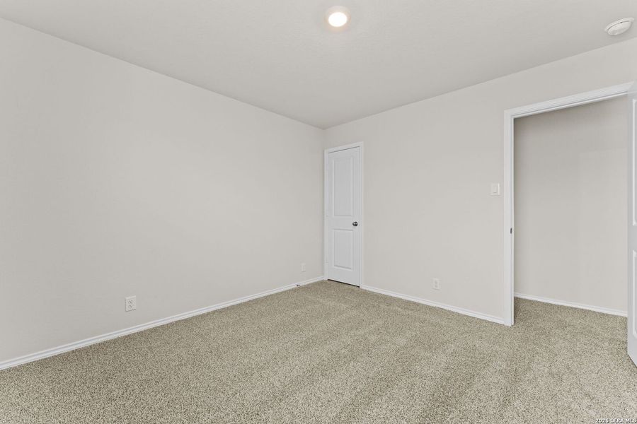 Spacious, unfurnished interior of a new home in Redbird Ranch, San Antonio (Image 10).