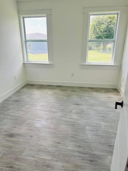 Spacious, unfurnished interior of a new home in , Port Charlotte (Image 11).