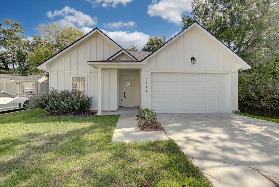 Front exterior of a new home in , Beaumont, TX, highlighting curb appeal (Image 18).