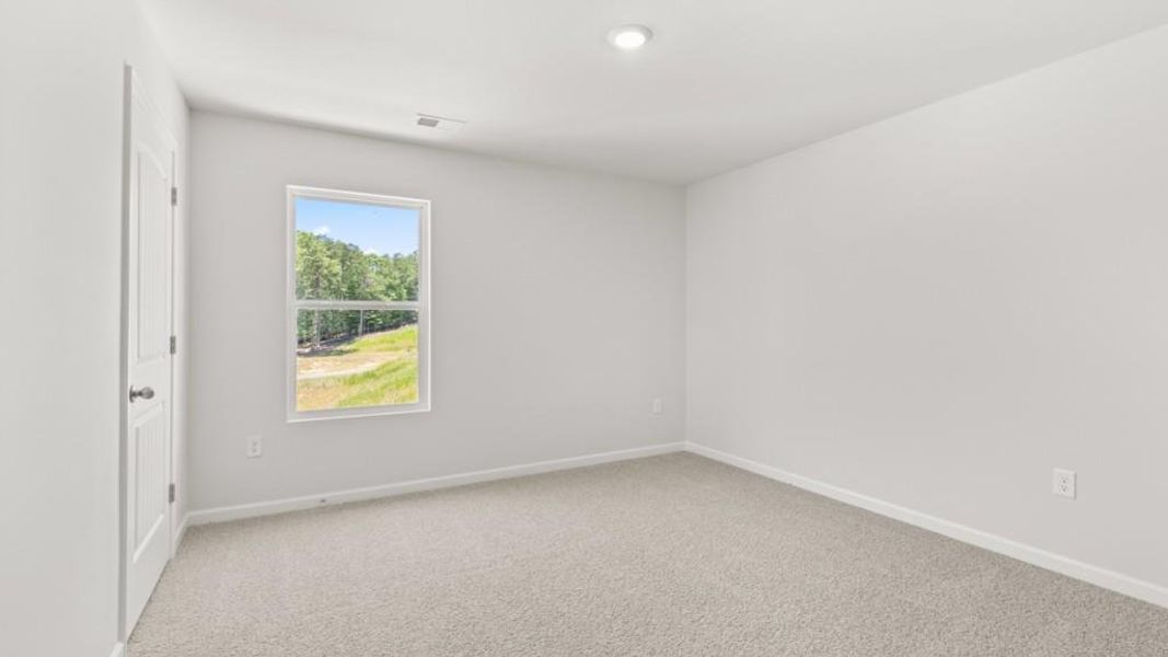 Spacious, unfurnished interior of a new home in Village at Pine Valley, Gainesville (Image 16).