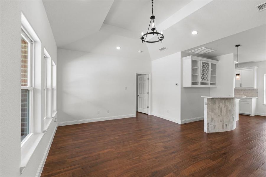Spacious, unfurnished interior of a new home in , Granbury (Image 20).
