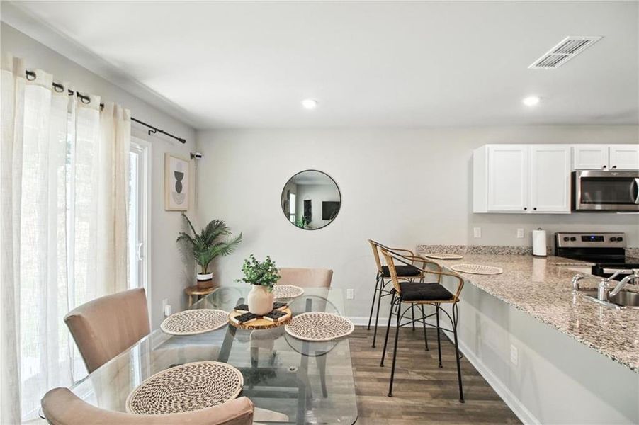 Furnished interior view inside a new home in , Dallas (Image 9).