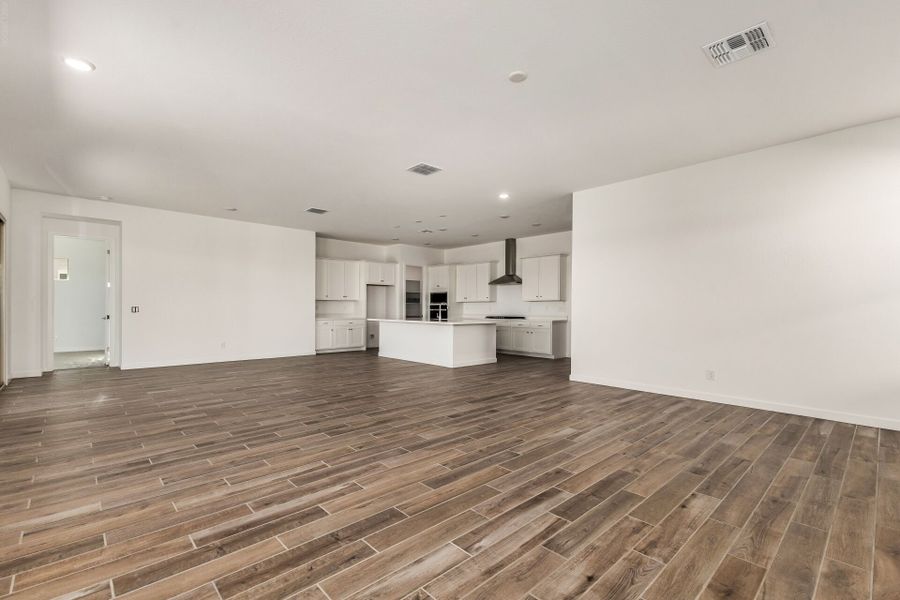 Spacious, unfurnished interior of a new home in Landmarke, San Tan Valley (Image 7). Spacious, unfurnished interior of a new home in Landmarke, San Tan Valley (Image 7).