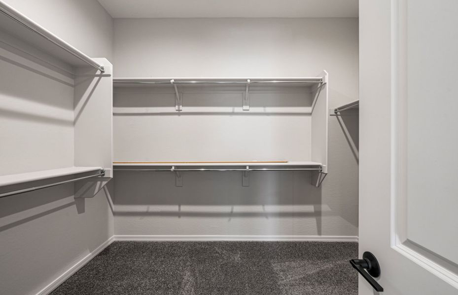 Spacious, unfurnished interior of a new home in Artisan at Asante, Surprise (Image 17).