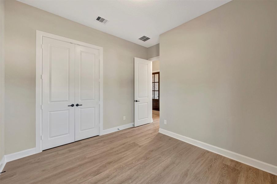 Spacious, unfurnished interior of a new home in Kresston - Enclave Collection, Montgomery (Image 32).