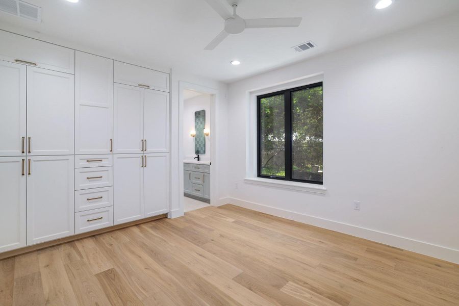 Image 37 of a home in . Image 37 of a home in .