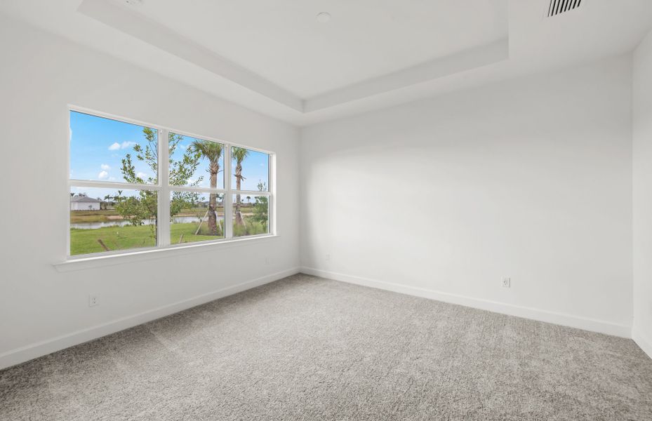 Spacious, unfurnished interior of a new home in TerraWalk at Babcock Ranch, Alva (Image 11).