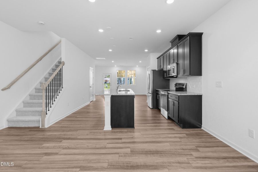 SUN_ElmGrove_Pic_Jackson_QMI_22_Kitchen_