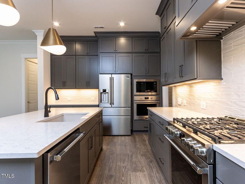 013-1280x960-kitchen