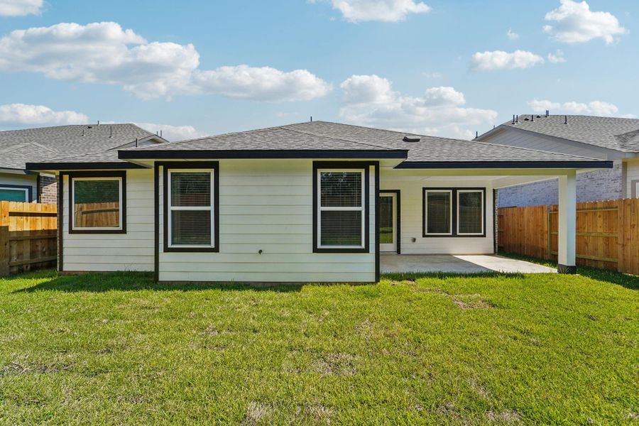 Exterior details and patio area of a home in Stewart's Ranch, Conroe (Image 25). Exterior details and patio area of a home in Stewart's Ranch, Conroe (Image 25).