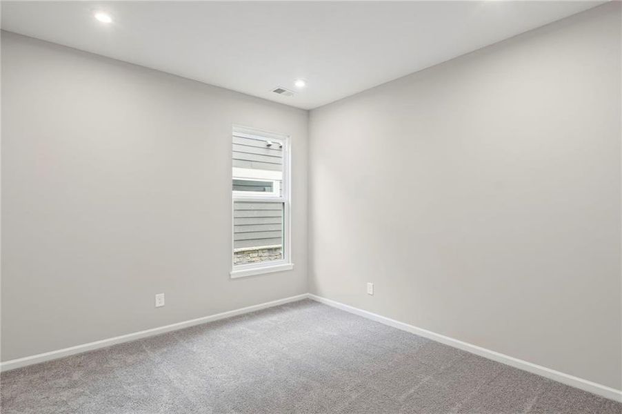 Spacious, unfurnished interior of a new home in Laurel Farms, Dallas (Image 36). Spacious, unfurnished interior of a new home in Laurel Farms, Dallas (Image 36).