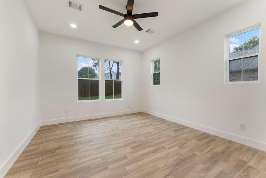 Spacious, unfurnished interior of a new home in , Montgomery (Image 34).