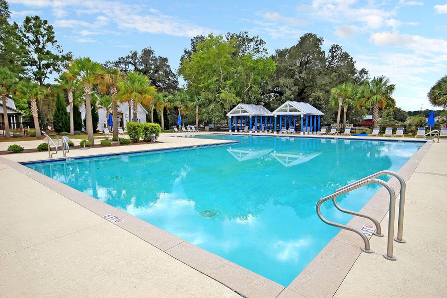 Community amenities in , Summerville (Image 58).