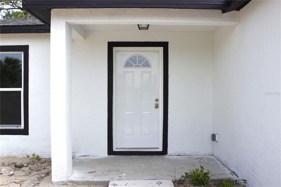 Exterior details and patio area of a home in , Spring Hill (Image 4).