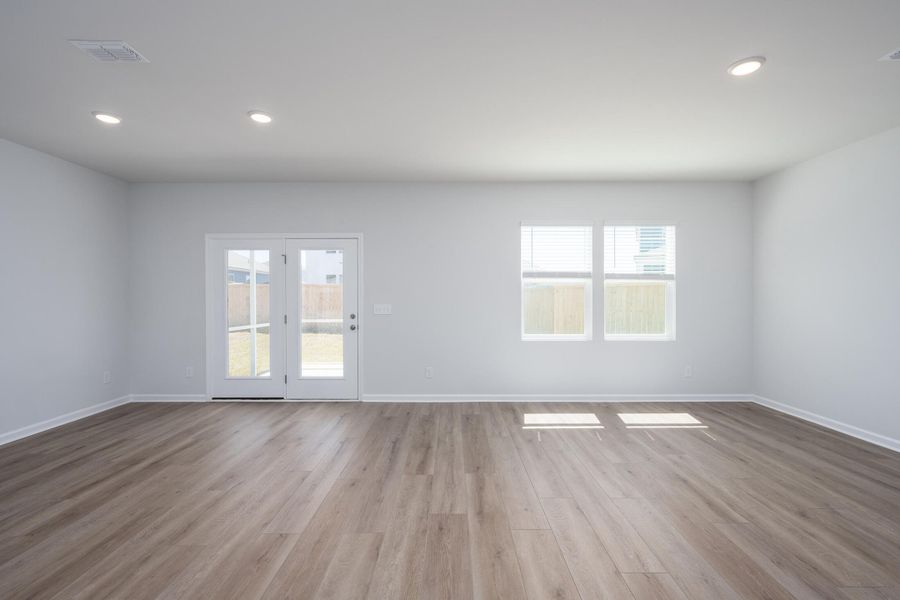 Spacious, unfurnished interior of a new home in Bradford Pointe, Summerville (Image 15). Spacious, unfurnished interior of a new home in Bradford Pointe, Summerville (Image 15).