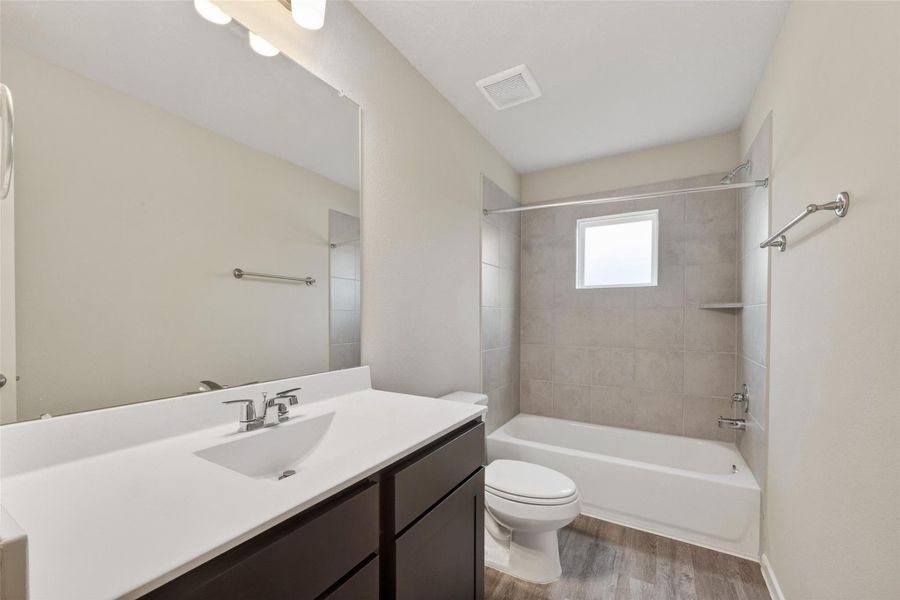 Furnished interior view inside a new home in Rollingbrook Estates, Baytown (Image 12).
