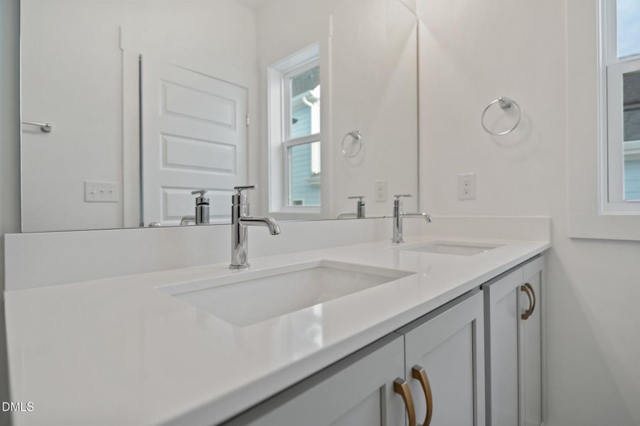 Main Bath - Sonny & Cher Interior