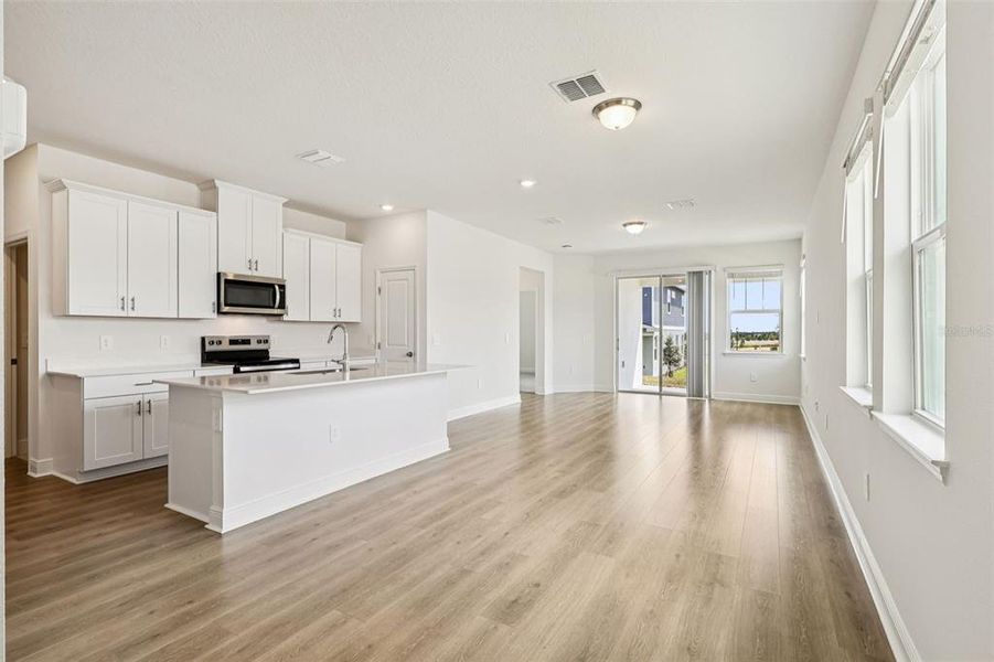 Furnished interior view inside a new home in Cyrene at Minneola, Minneola (Image 6).