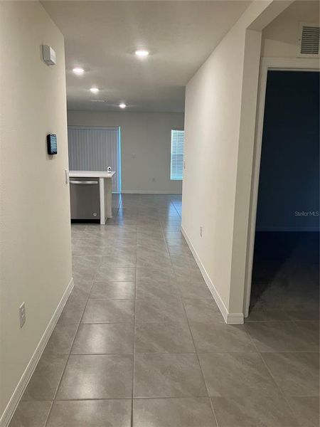 Spacious, unfurnished interior of a new home in Sunset Hills, Summerfield (Image 7).