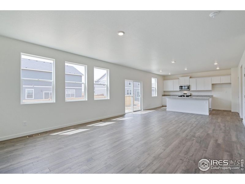 Spacious, unfurnished interior of a new home in Northridge Estates, Greeley (Image 10).