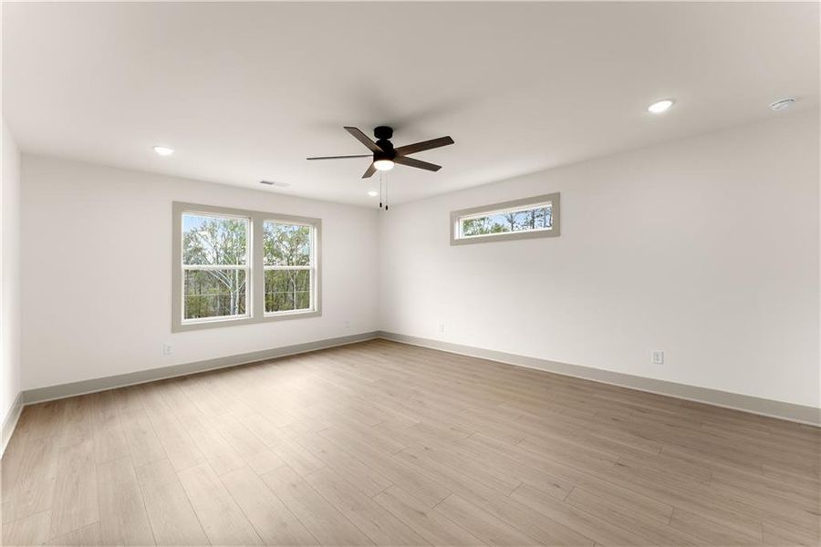 Spacious, unfurnished interior of a new home in , Jefferson (Image 41).