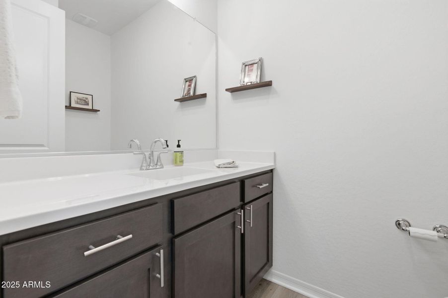 12-web-or-mls-2142 W Hide Tr-12