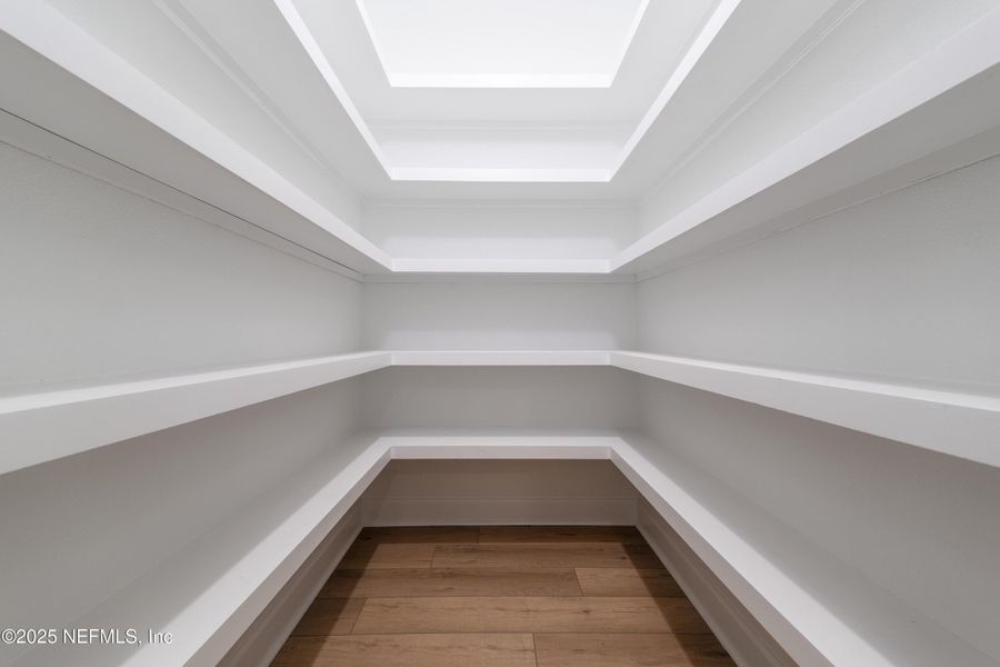 Spacious, unfurnished interior of a new home in , Middleburg (Image 19). Spacious, unfurnished interior of a new home in , Middleburg (Image 19).