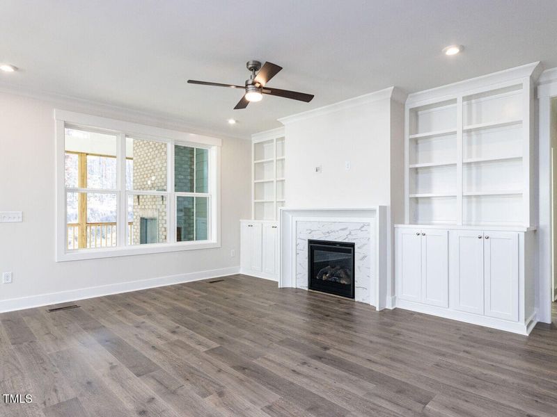 015-1280x960-living-room