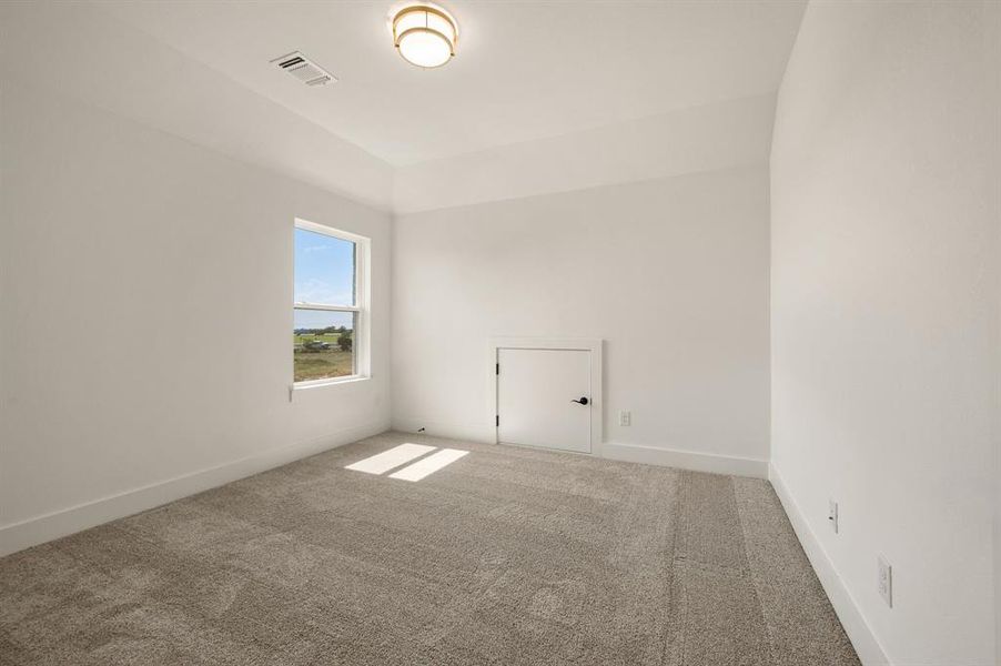 Spacious, unfurnished interior of a new home in Highland Oaks, Boyd (Image 24). Spacious, unfurnished interior of a new home in Highland Oaks, Boyd (Image 24).