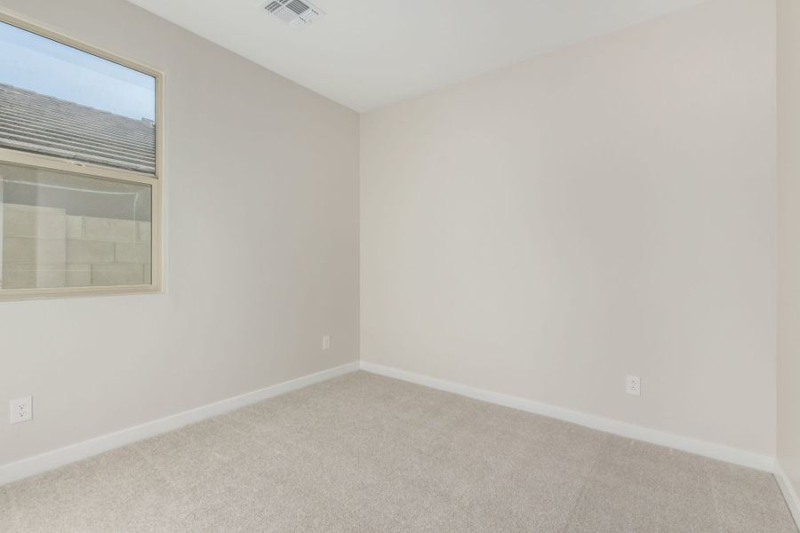 Spacious, unfurnished interior of a new home in Sunrise, Surprise (Image 25).