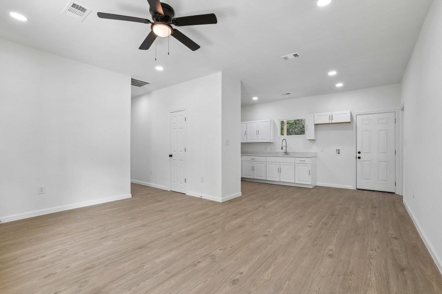 Spacious, unfurnished interior of a new home in , Bastrop (Image 32).