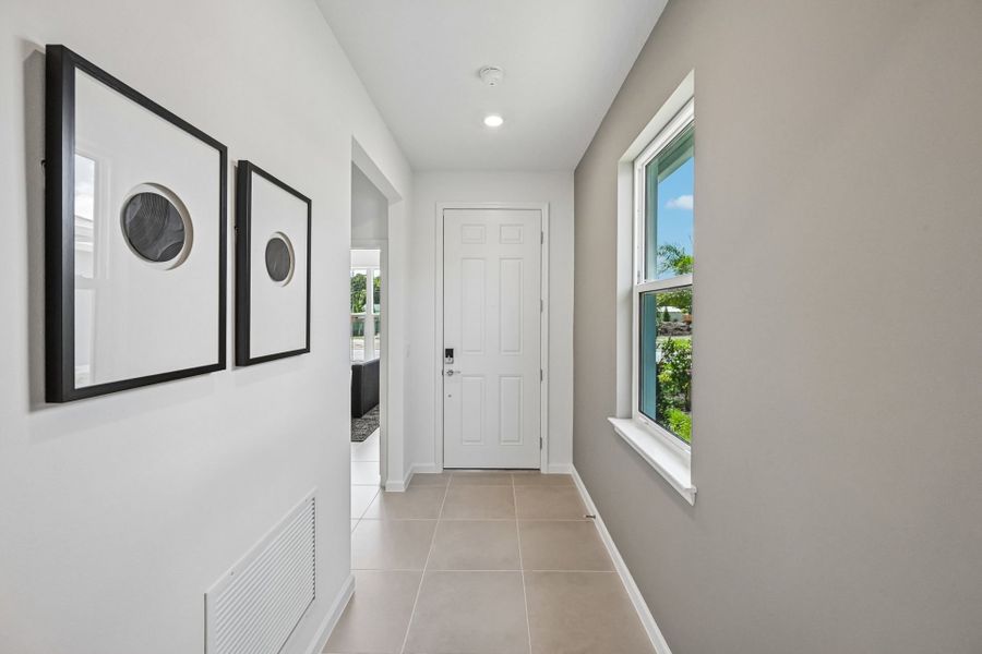Spacious, unfurnished interior of a new home in Harbor Isle, Vero Beach (Image 22).