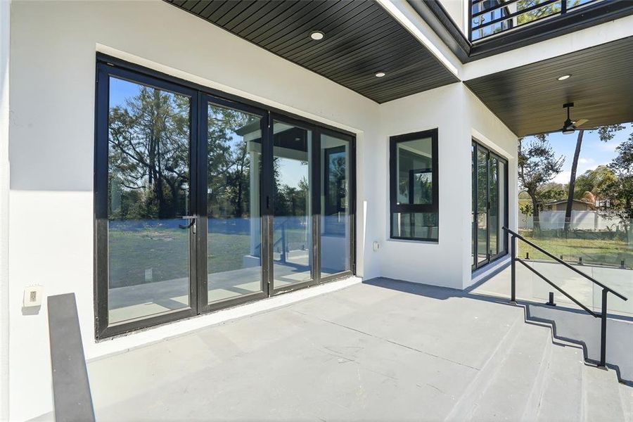 Exterior details and patio area of a home in , Tampa (Image 28).