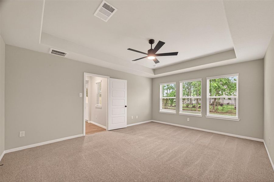 Spacious, unfurnished interior of a new home in , South Houston (Image 20).