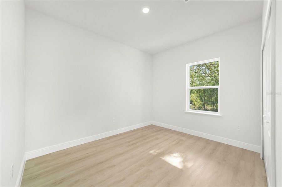 Spacious, unfurnished interior of a new home in , Citrus Springs (Image 20).