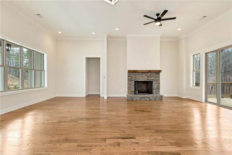 Spacious, unfurnished interior of a new home in , Dahlonega (Image 11).