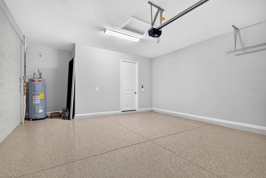 Spacious, unfurnished interior of a new home in , Venice (Image 25). Spacious, unfurnished interior of a new home in , Venice (Image 25).