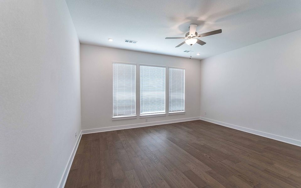 Spacious, unfurnished interior of a new home in Solterra, Mesquite (Image 23).