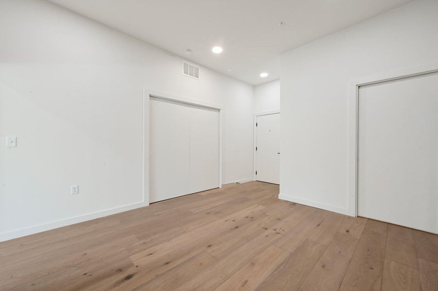 Spacious, unfurnished interior of a new home in One Oak, Austin (Image 17).