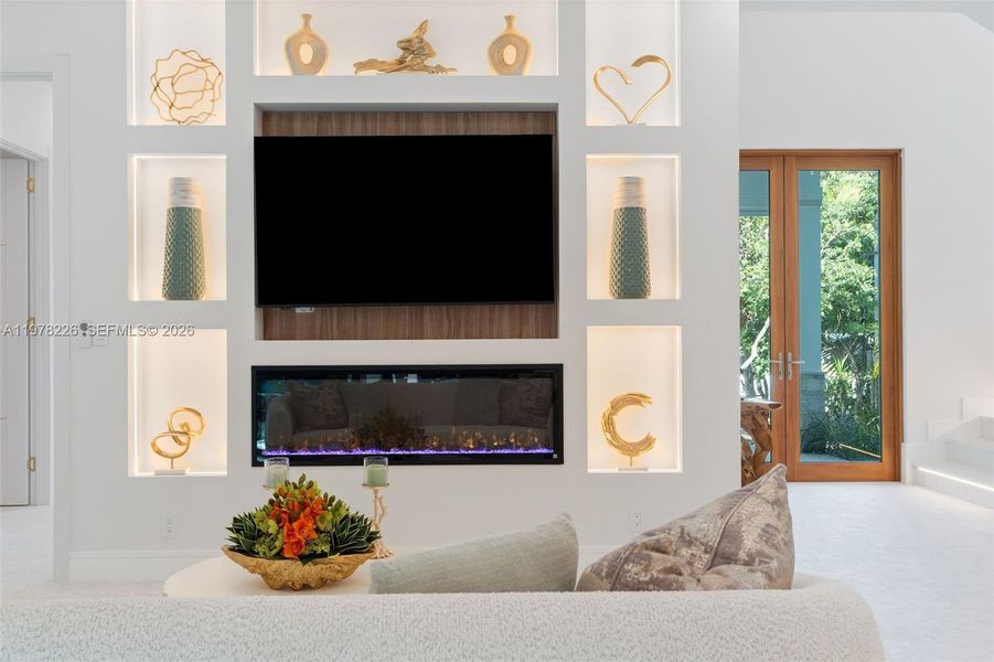 Furnished interior view inside a new home in , Islamorada, Village of Islands (Image 68).