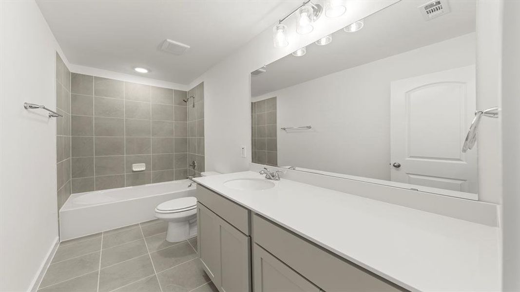 22. 1752 Edgeway - 2ND Bath