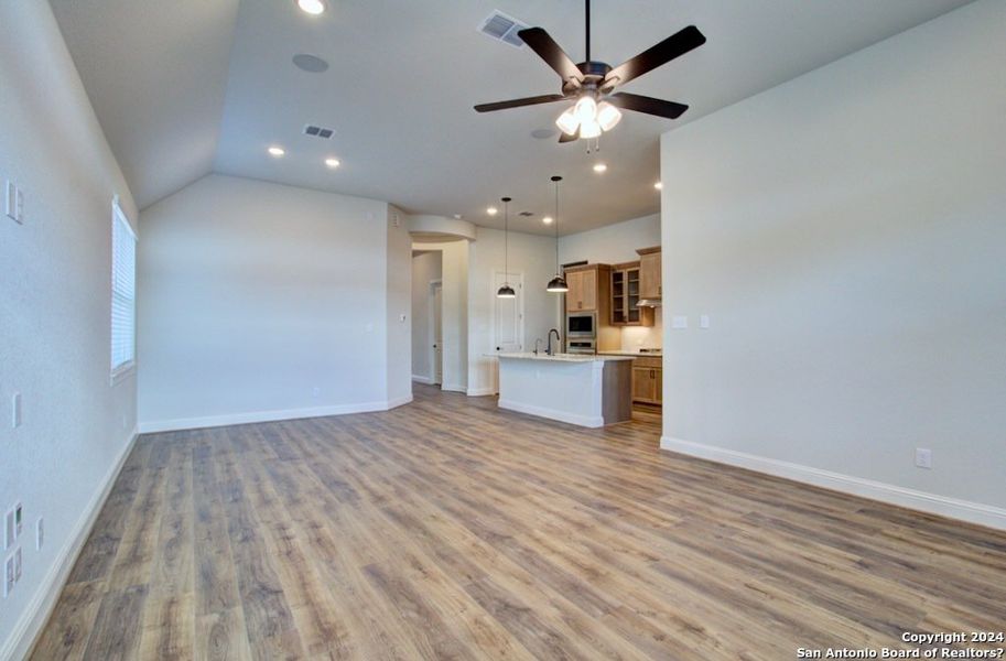 Spacious, unfurnished interior of a new home in Veranda, San Antonio (Image 9). Spacious, unfurnished interior of a new home in Veranda, San Antonio (Image 9).