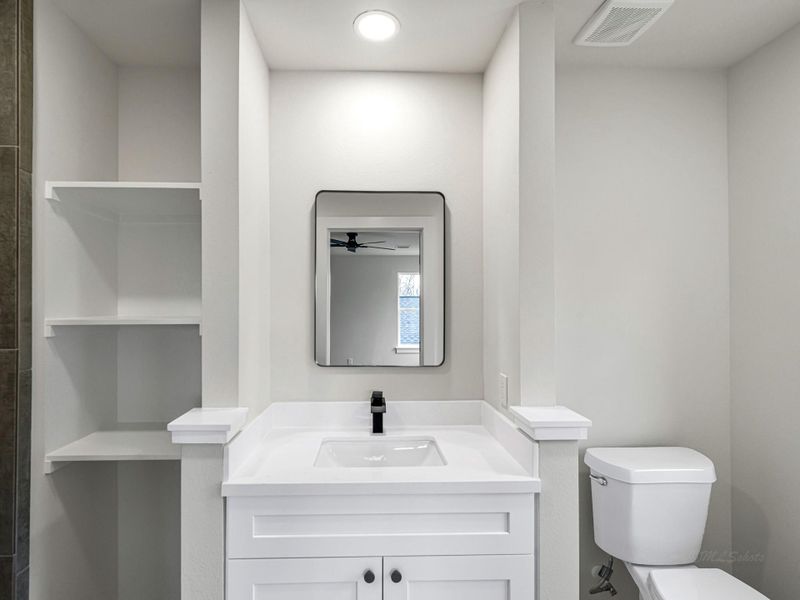 Furnished interior view inside a new home in , Hempstead (Image 7).