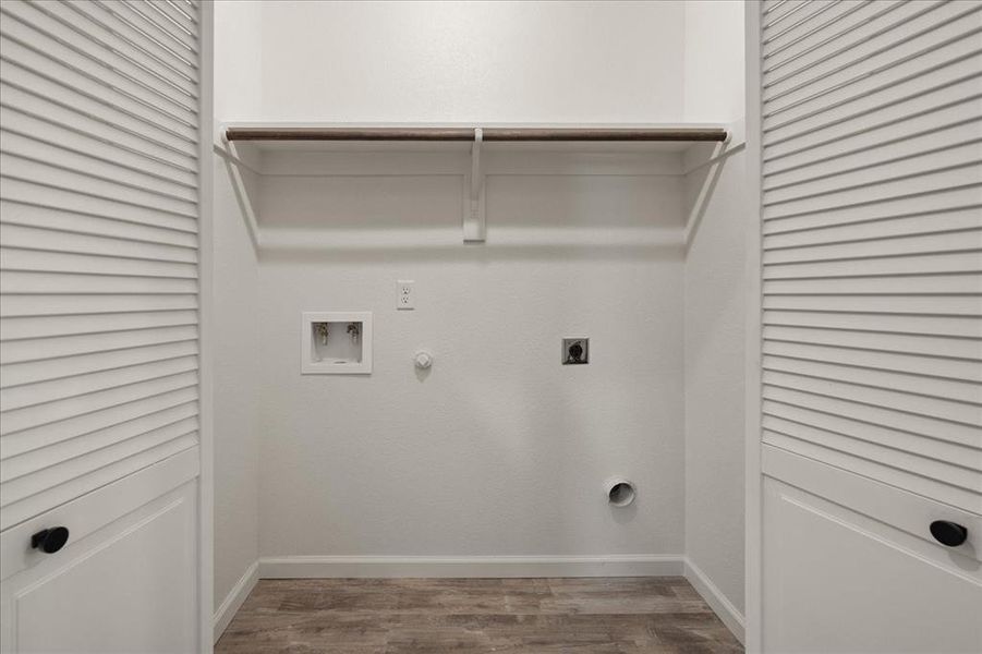 Spacious, unfurnished interior of a new home in , Lone Oak (Image 22).