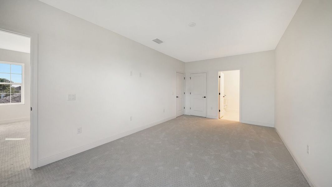 Spacious, unfurnished interior of a new home in Wildleaf, Parrish (Image 50).